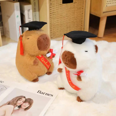 Knuffel Afstudeer Capibara – Vrolijk Knuffeldier 2