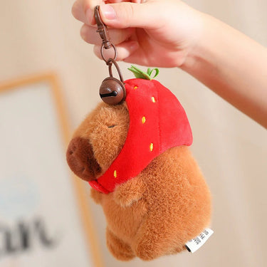 Knuffel Capibara met Aardbeienhoed – Schattig Knuffeldier 4